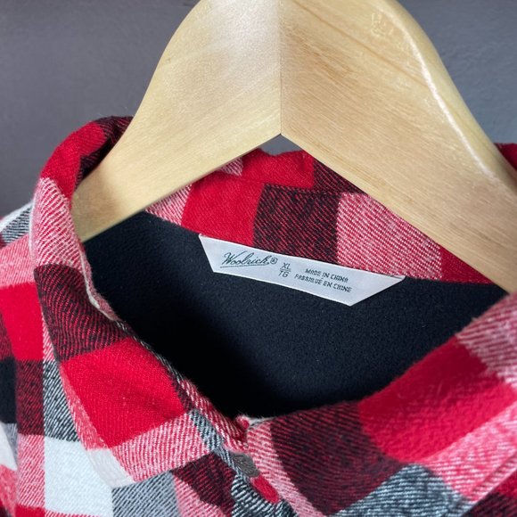 Woolrich fleece-lined women's camp shirt.  Snaps and two side pockets. XL - Picture 2 of 5